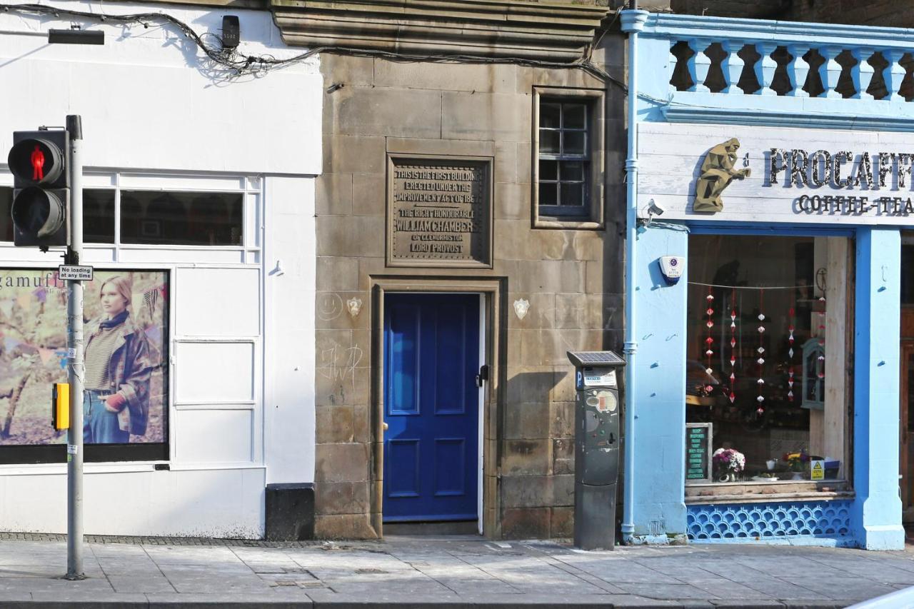 Joivy Iconic Colorful Home On The Royal Mile Edinburgh Exterior photo